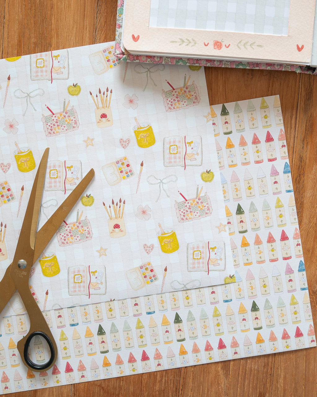 Lot de 2 papiers scrapbooking A4 - Crafty girl